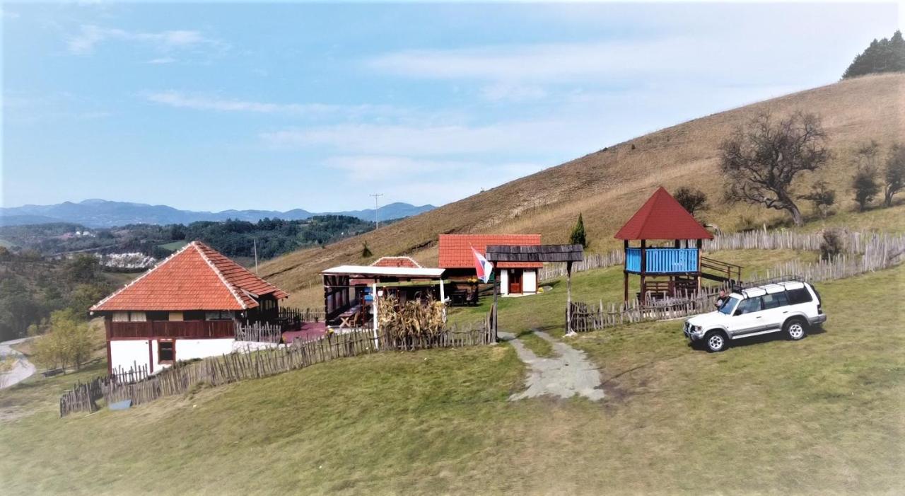 Kosjeric Etno Village Gostoljublje מראה חיצוני תמונה