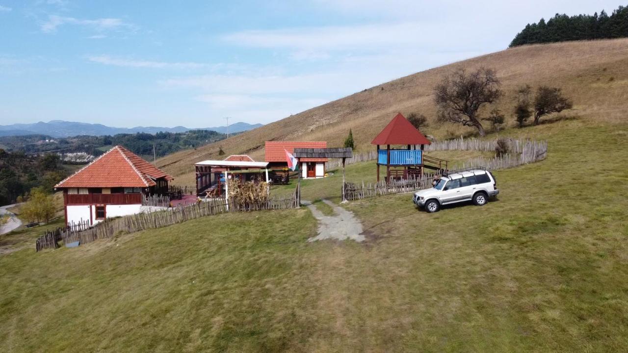 Kosjeric Etno Village Gostoljublje מראה חיצוני תמונה