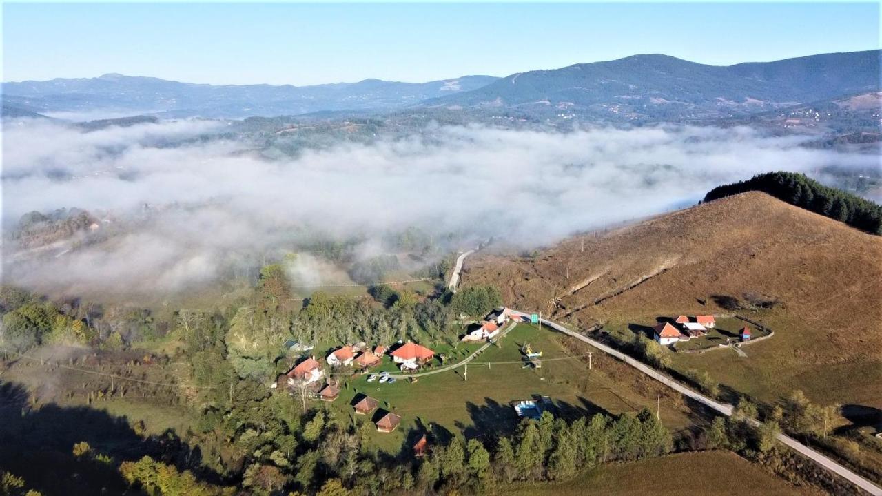 Kosjeric Etno Village Gostoljublje מראה חיצוני תמונה
