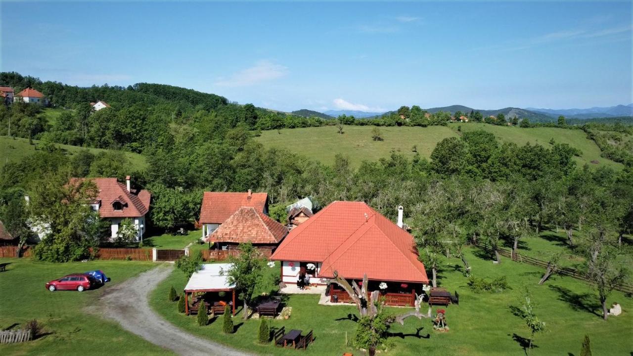 Kosjeric Etno Village Gostoljublje מראה חיצוני תמונה